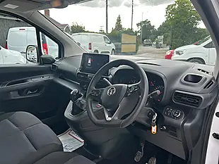 Used 2021 Vauxhall Combo Sportive White - Interior and Exterior details 13