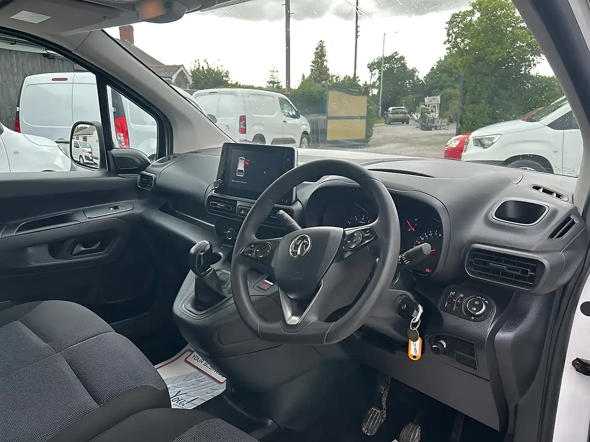 Used 2021 Vauxhall Combo Sportive White - Interior and Exterior details 13