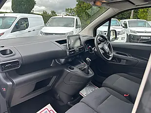 Used 2021 Vauxhall Combo Sportive White - Interior and Exterior details 14