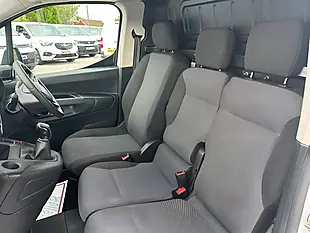 Used 2021 Vauxhall Combo Sportive White - Interior and Exterior details 3