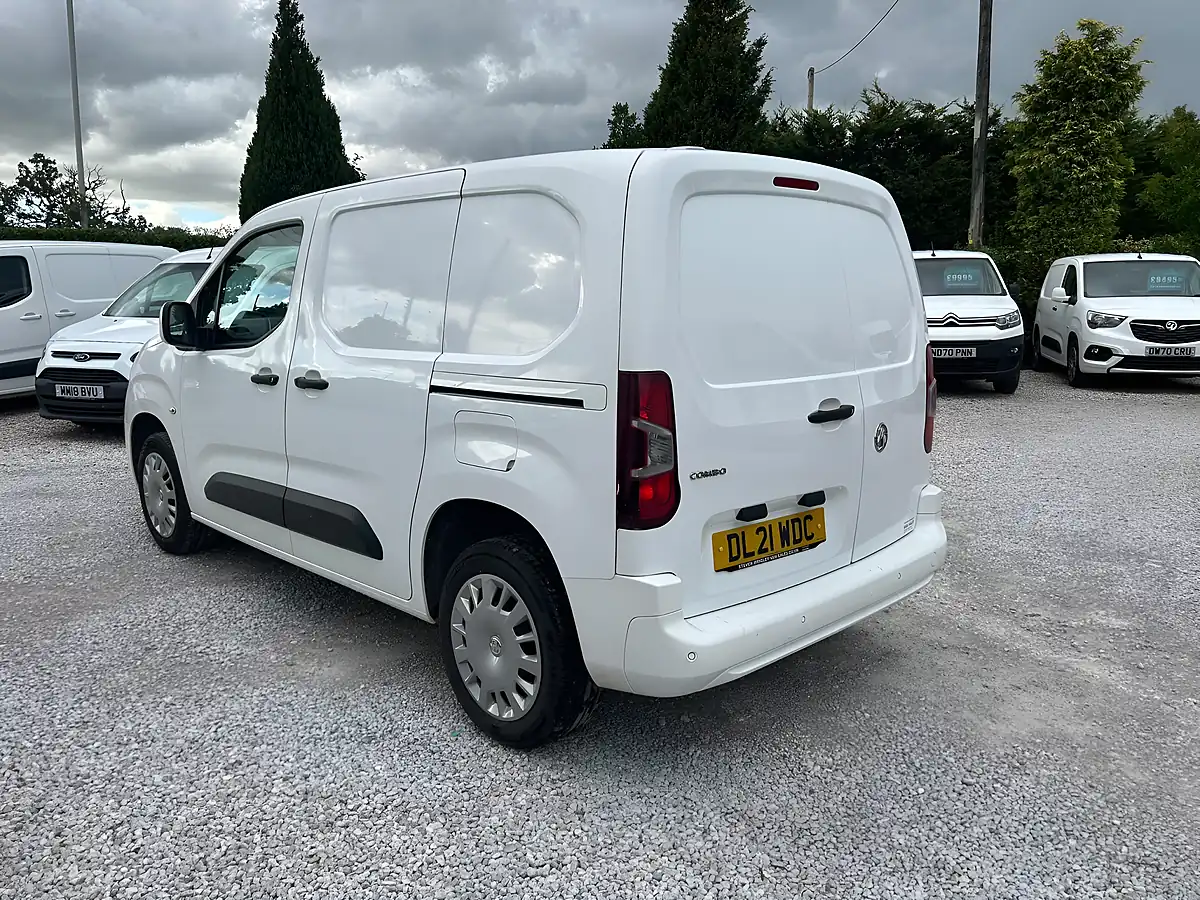 Used 2021 Vauxhall Combo Sportive White - Interior and Exterior details 5