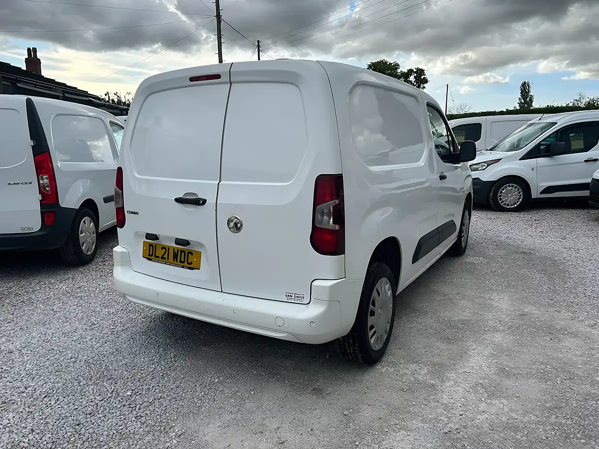 Used 2021 Vauxhall Combo Sportive White - Interior and Exterior details 7