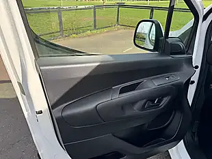 Used 2021 Vauxhall Combo Sportive White - Interior and Exterior details 16