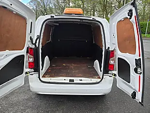 Used 2021 Vauxhall Combo Sportive White - Interior and Exterior details 11