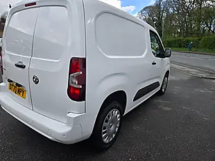 Used 2021 Vauxhall Combo Sportive White - Interior and Exterior details 12