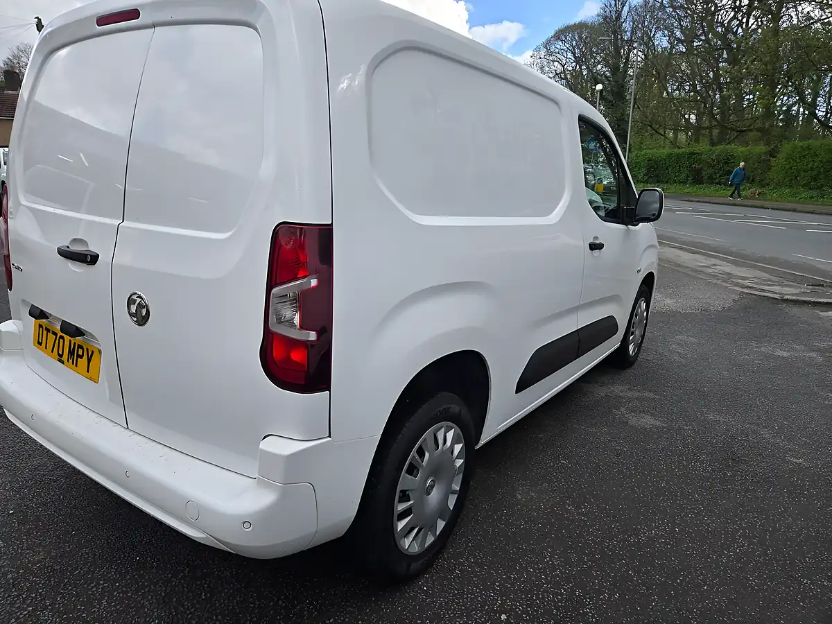 Used 2021 Vauxhall Combo Sportive White - Interior and Exterior details 12