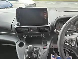 Used 2021 Vauxhall Combo Sportive White - Interior and Exterior details 17