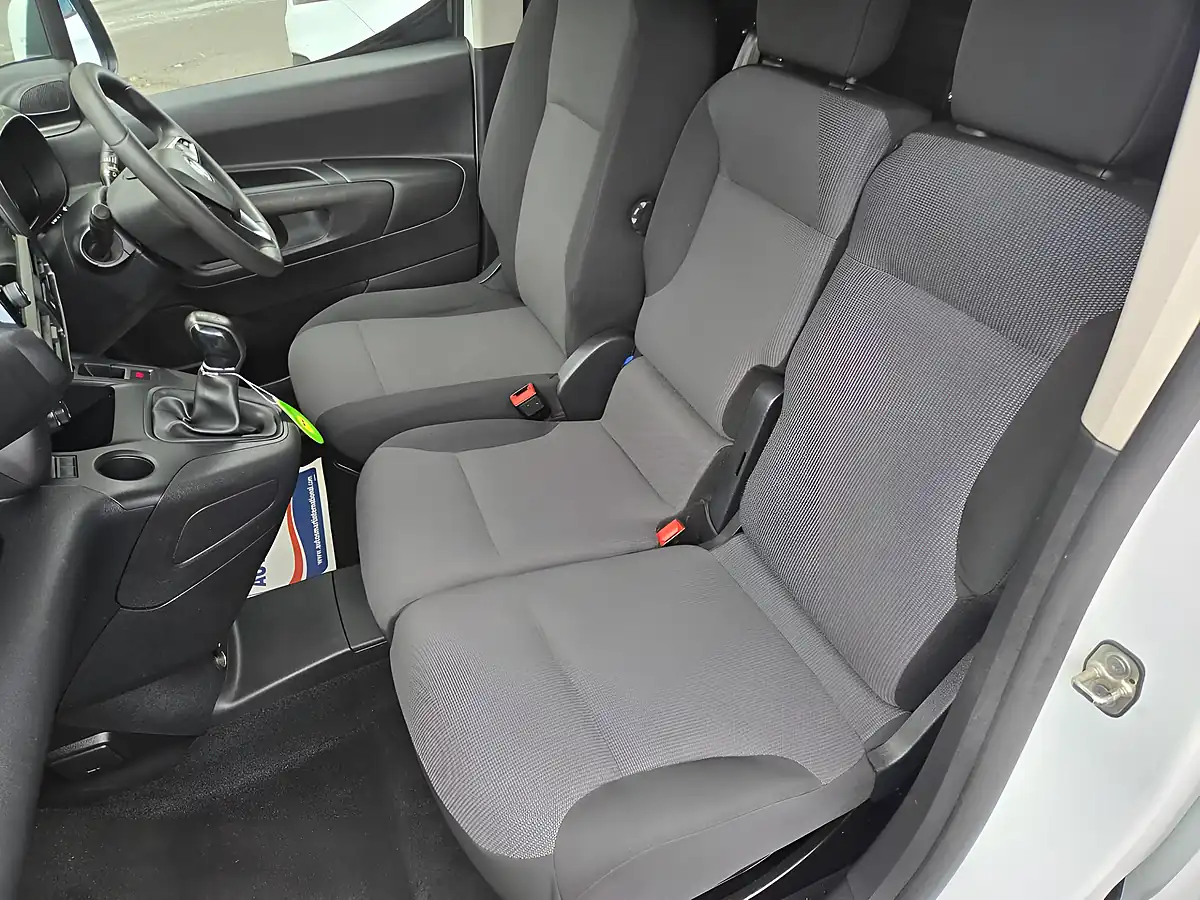 Used 2021 Vauxhall Combo Sportive White - Interior and Exterior details 6