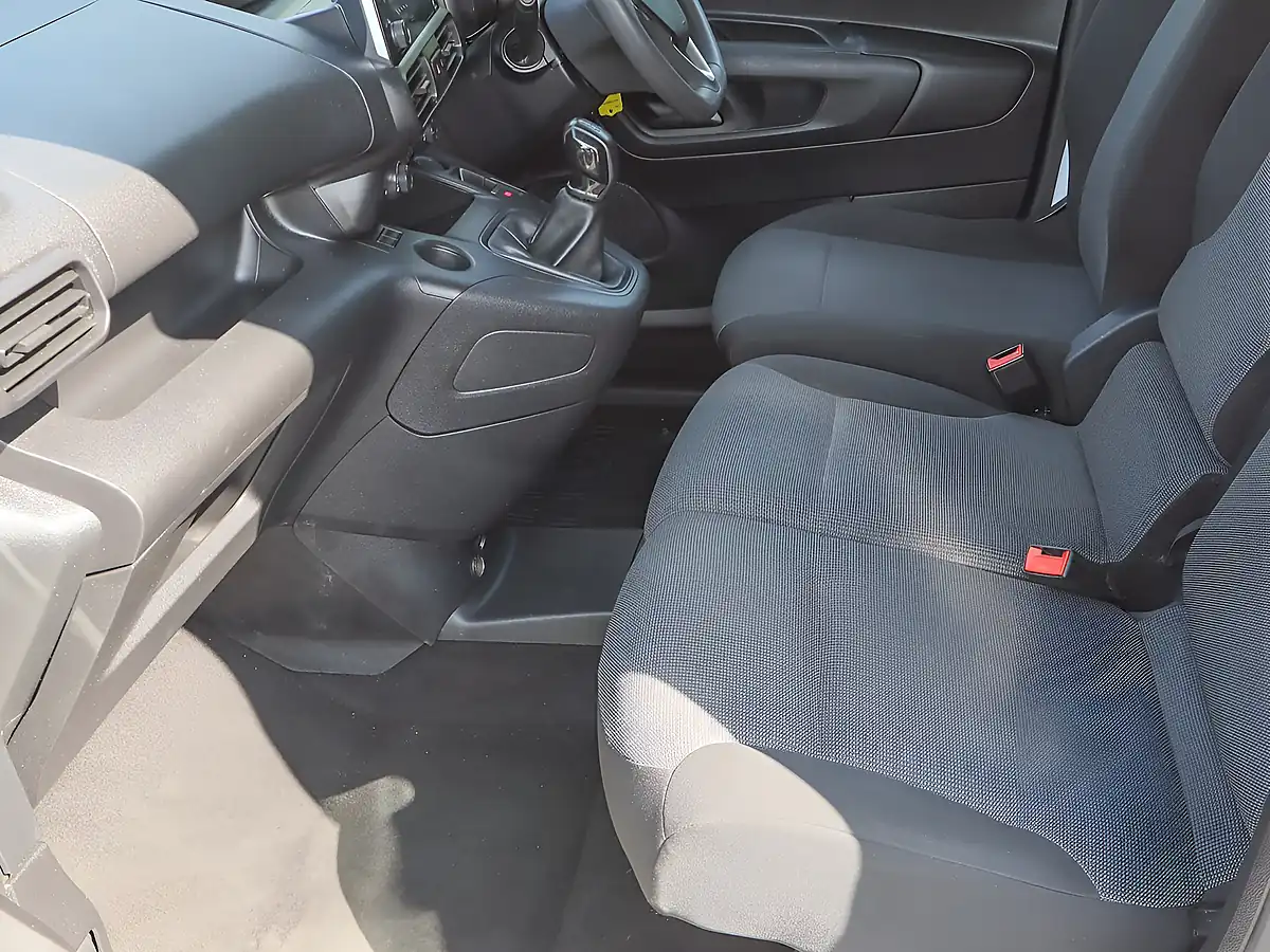 Used 2021 Vauxhall Combo Sportive White - Interior and Exterior details 6