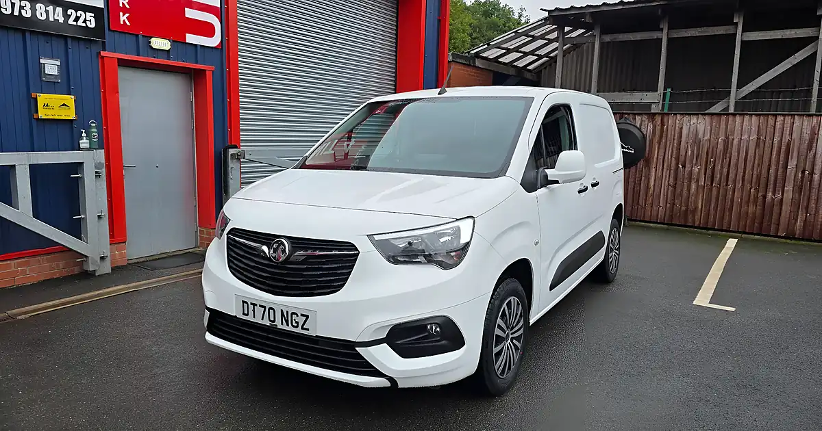 Used 2021 Vauxhall Combo Sportive White - Front View