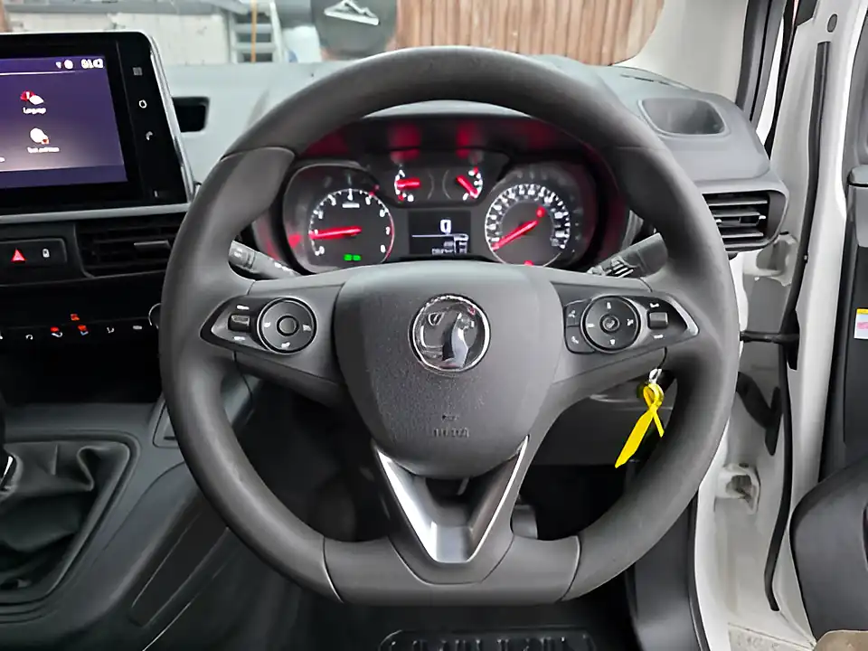 Used 2021 Vauxhall Combo Sportive White - Interior and Exterior details 16