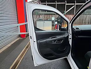 Used 2021 Vauxhall Combo Sportive White - Interior and Exterior details 18