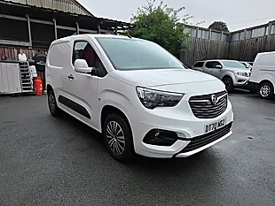 Used 2021 Vauxhall Combo Sportive White - Interior and Exterior details 3