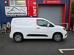 Used 2021 Vauxhall Combo Sportive White - Interior and Exterior details 4