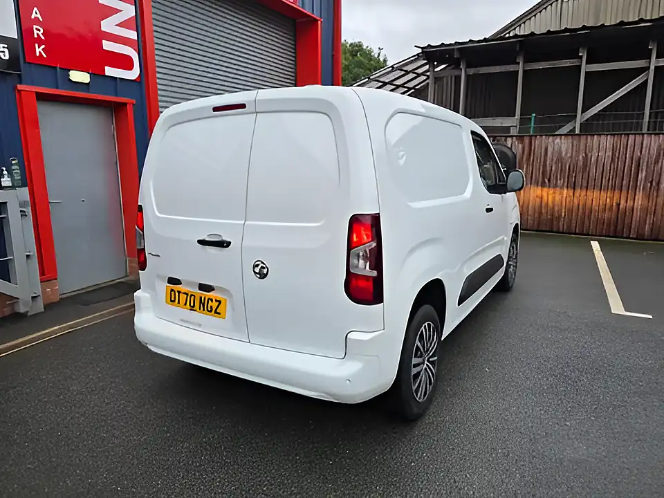 Used 2021 Vauxhall Combo Sportive White - Interior and Exterior details 8
