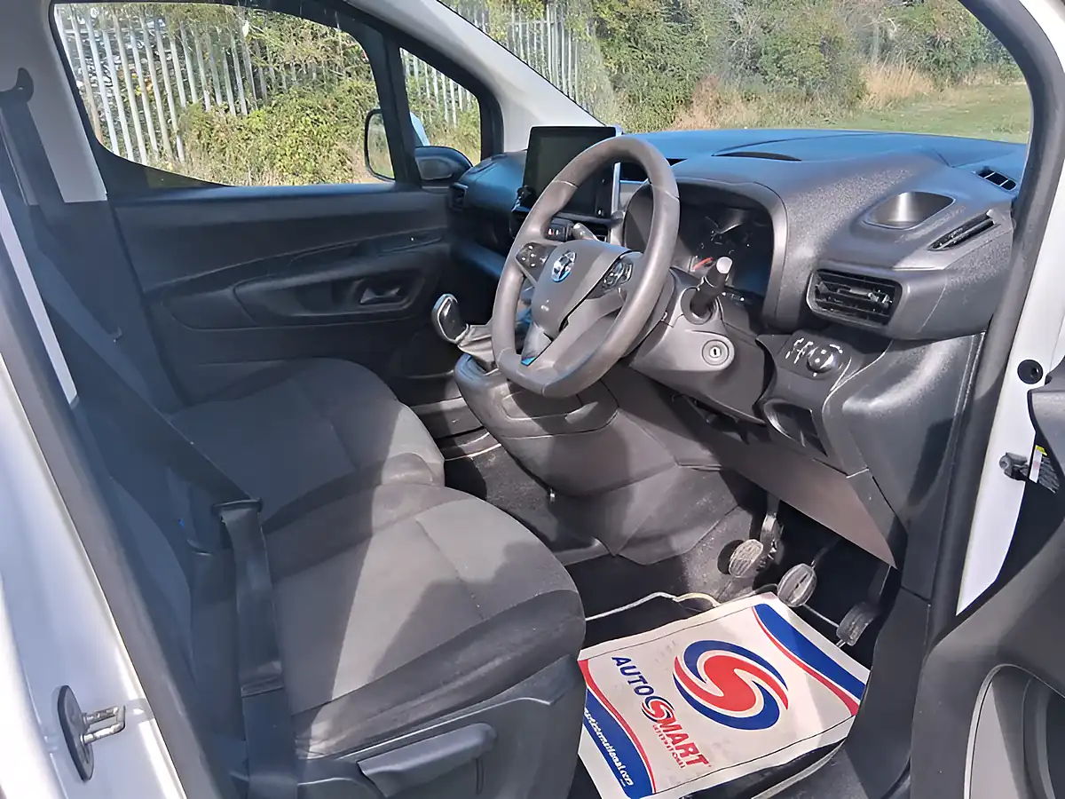 Used 2021 Vauxhall Combo Sportive White - Interior and Exterior details 11