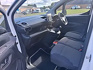 Used 2021 Vauxhall Combo Sportive White - Interior and Exterior details 14