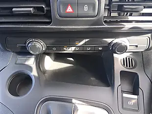 Used 2021 Vauxhall Combo Sportive White - Interior and Exterior details 19