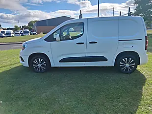 Used 2021 Vauxhall Combo Sportive White - Interior and Exterior details 2