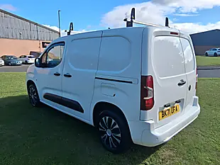 Used 2021 Vauxhall Combo Sportive White - Interior and Exterior details 3