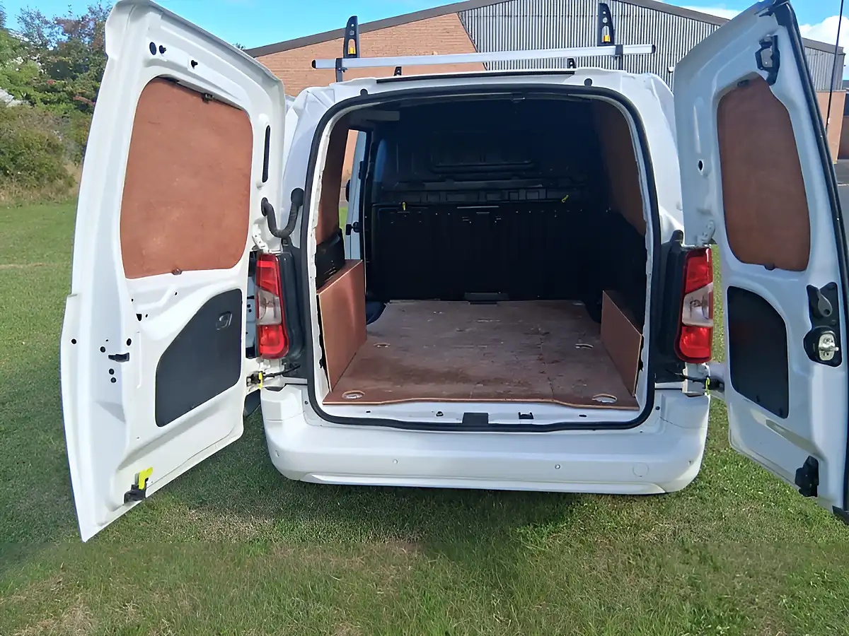 Used 2021 Vauxhall Combo Sportive White - Interior and Exterior details 9