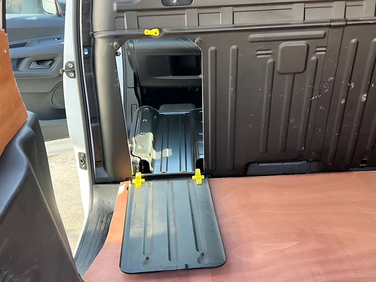 Used 2021 Vauxhall Combo Sportive White - Interior and Exterior details 11