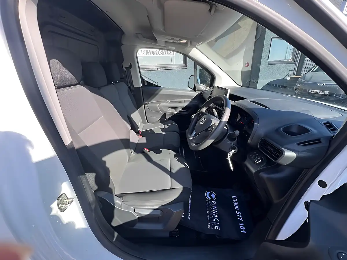 Used 2021 Vauxhall Combo Sportive White - Interior and Exterior details 14