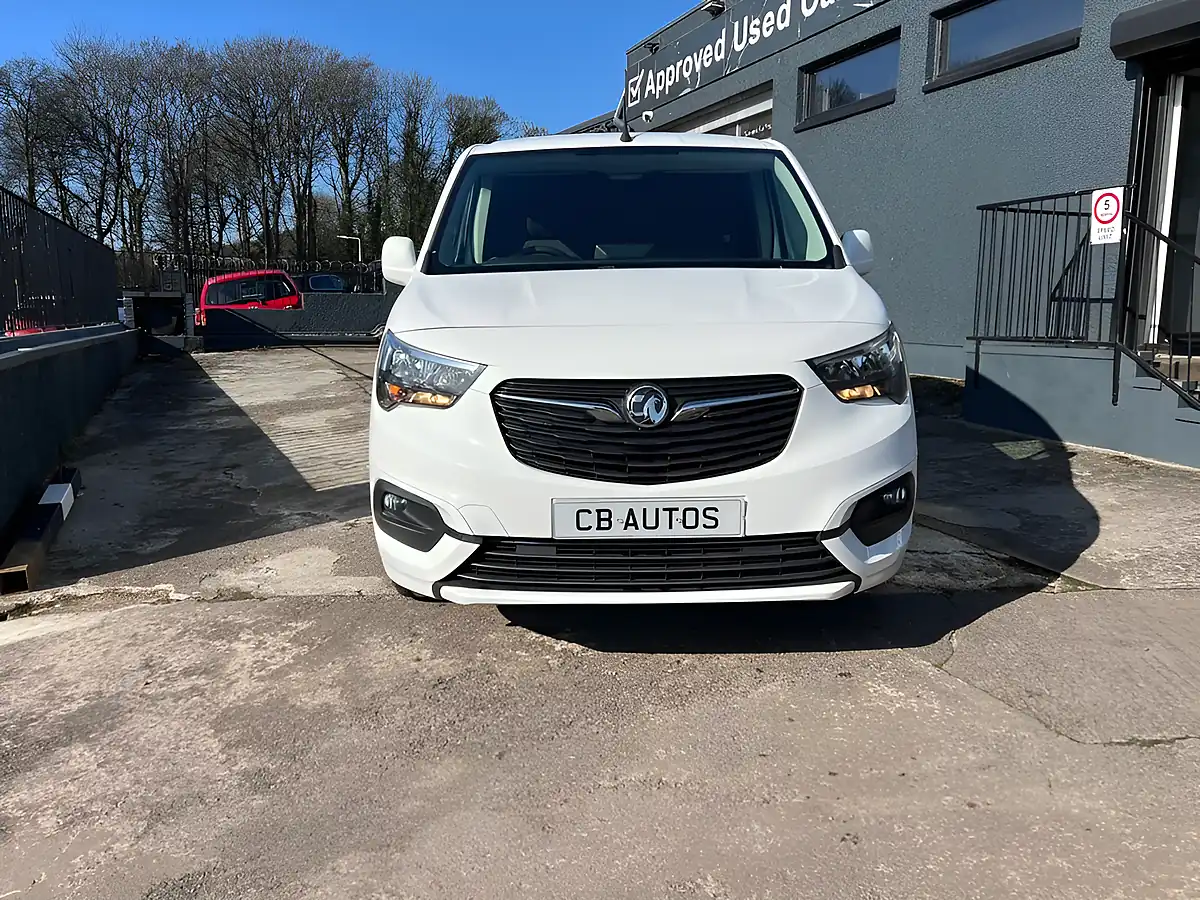 Used 2021 Vauxhall Combo Sportive White - Interior and Exterior details 2
