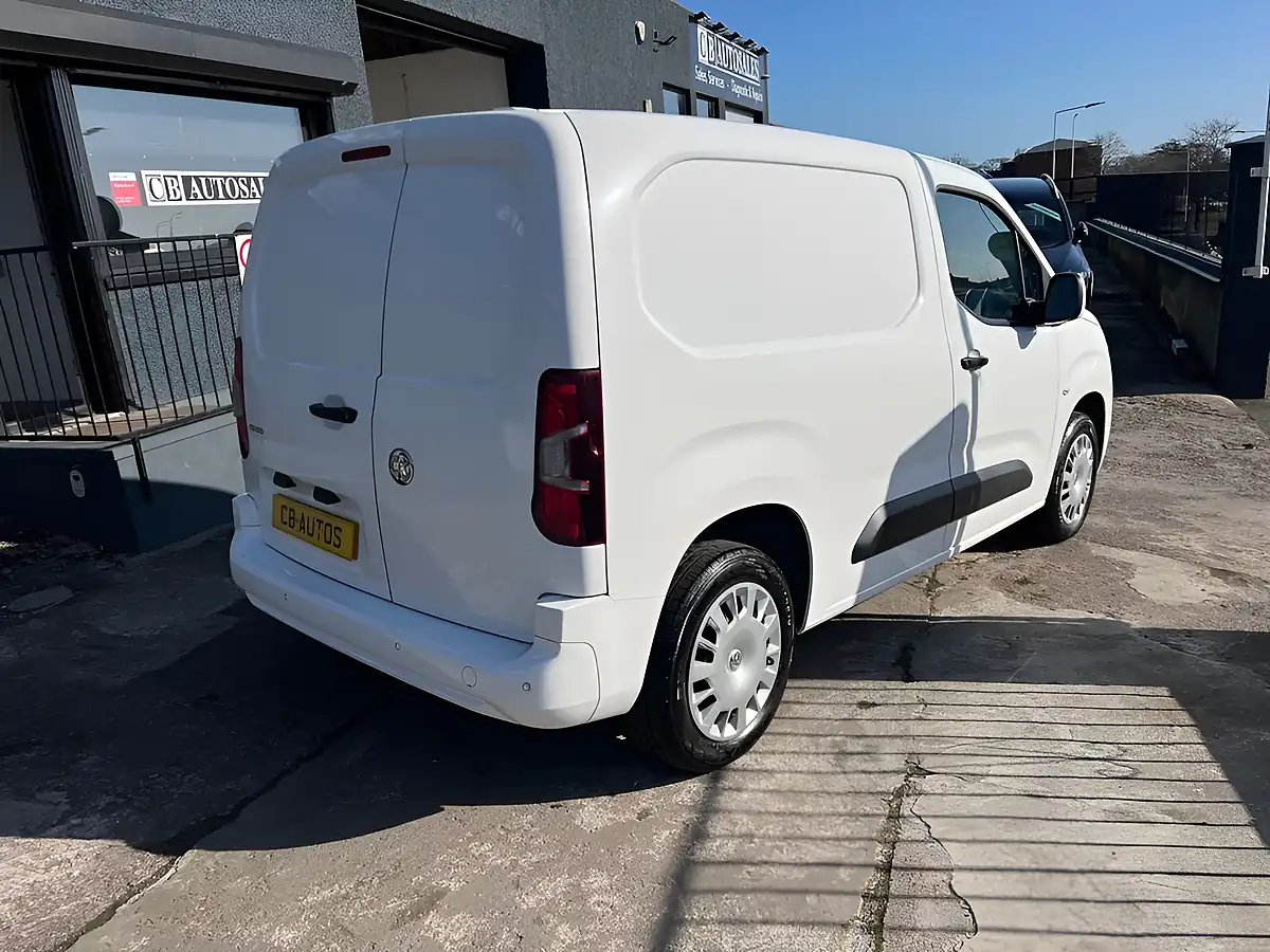 Used 2021 Vauxhall Combo Sportive White - Interior and Exterior details 4