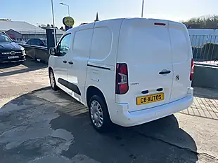 Used 2021 Vauxhall Combo Sportive White - Interior and Exterior details 6