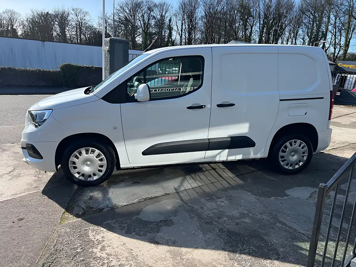 Used 2021 Vauxhall Combo Sportive White - Interior and Exterior details 7