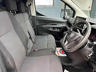 Used 2021 Vauxhall Combo Sportive White - Interior and Exterior details 12