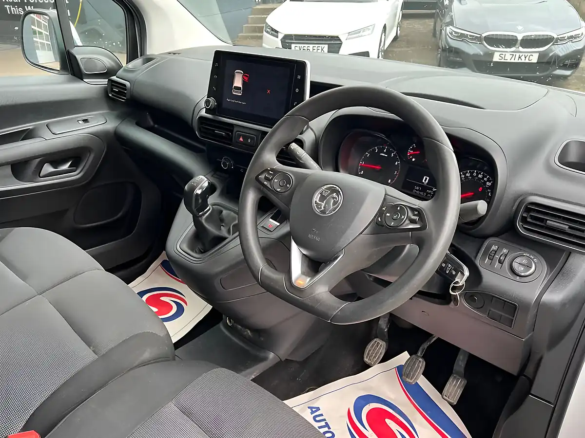 Used 2021 Vauxhall Combo Sportive White - Interior and Exterior details 13