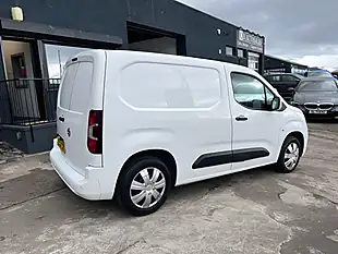 Used 2021 Vauxhall Combo Sportive White - Interior and Exterior details 3