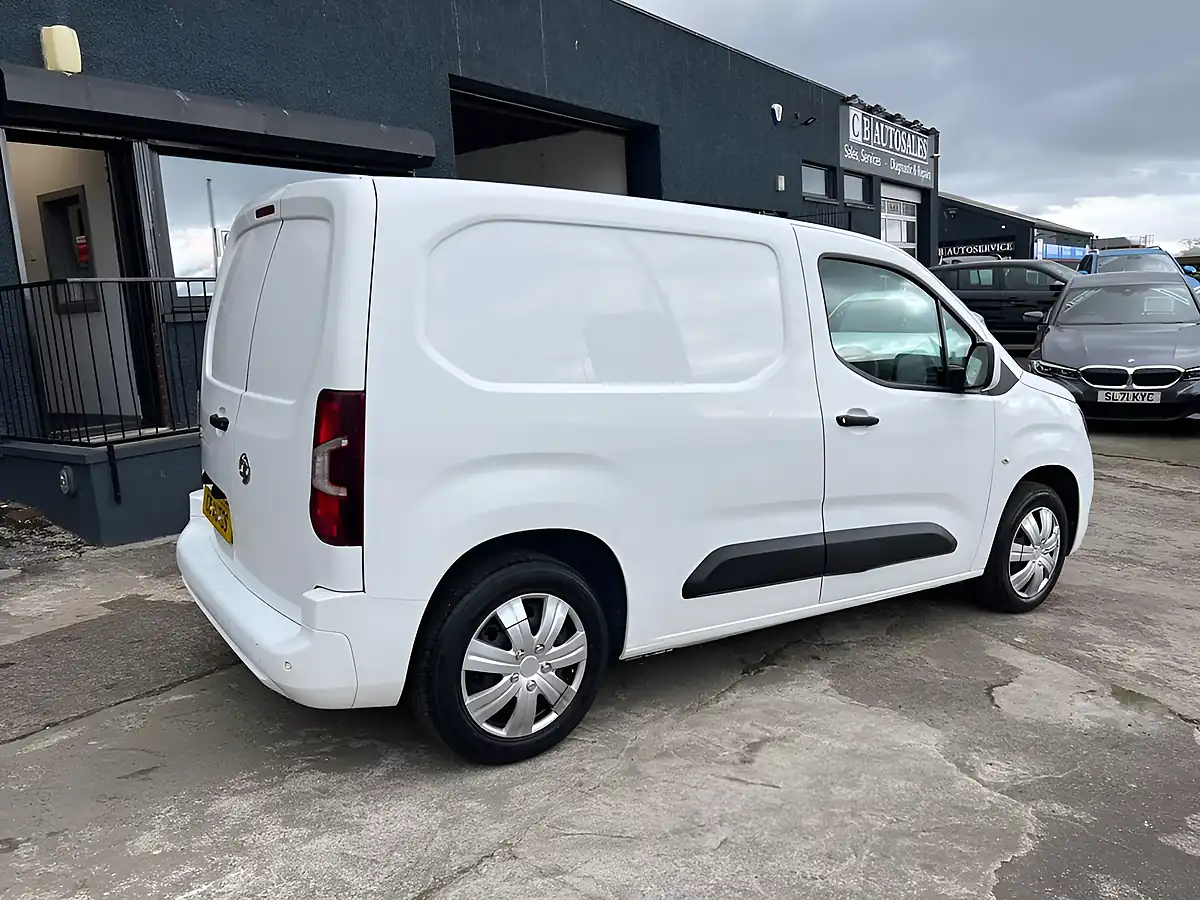 Used 2021 Vauxhall Combo Sportive White - Interior and Exterior details 3