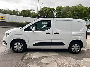 Used 2021 Vauxhall Combo Sportive White - Interior and Exterior details 6