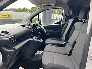 Used 2021 Vauxhall Combo Sportive White - Interior and Exterior details 7