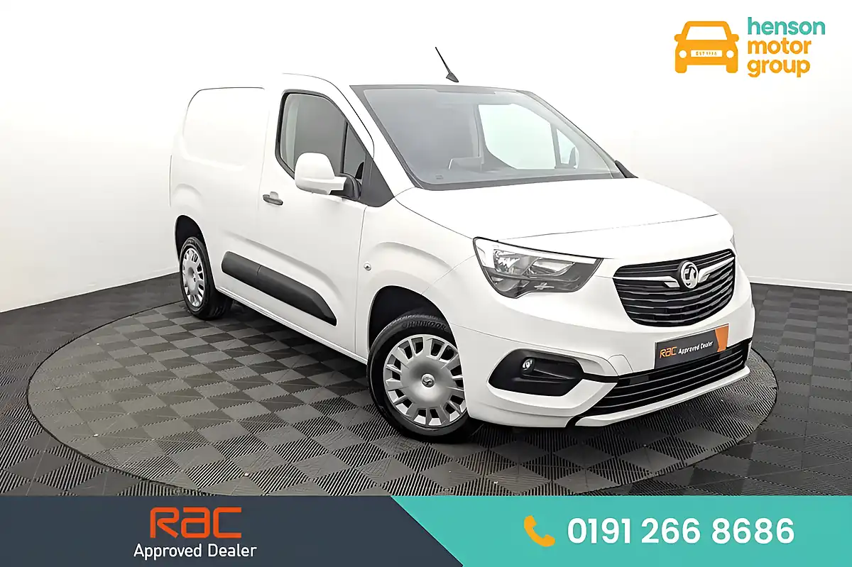 Used 2021 Vauxhall Combo Sportive White - Front View