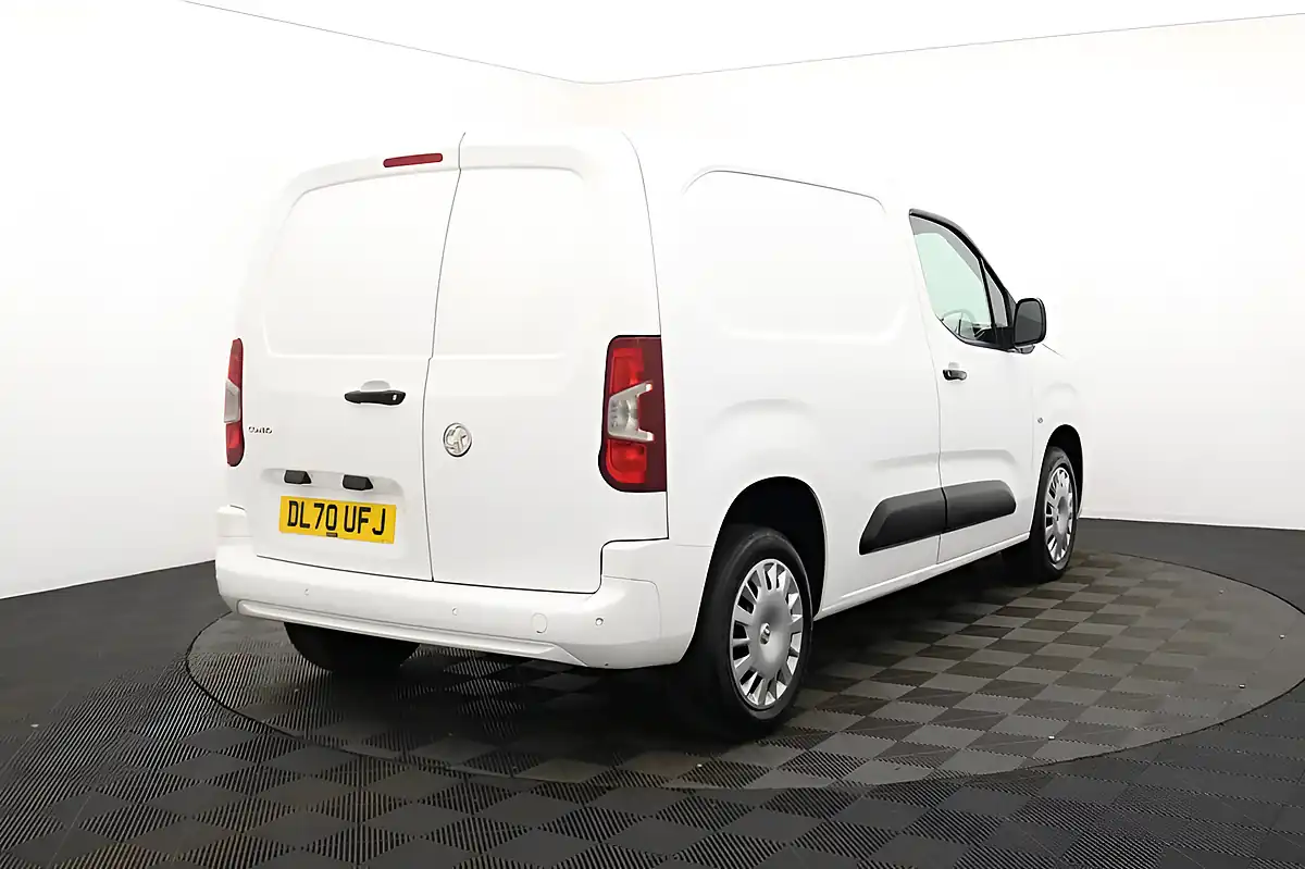 Used 2021 Vauxhall Combo Sportive White - Interior and Exterior details 3