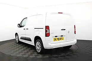 Used 2021 Vauxhall Combo Sportive White - Interior and Exterior details 4