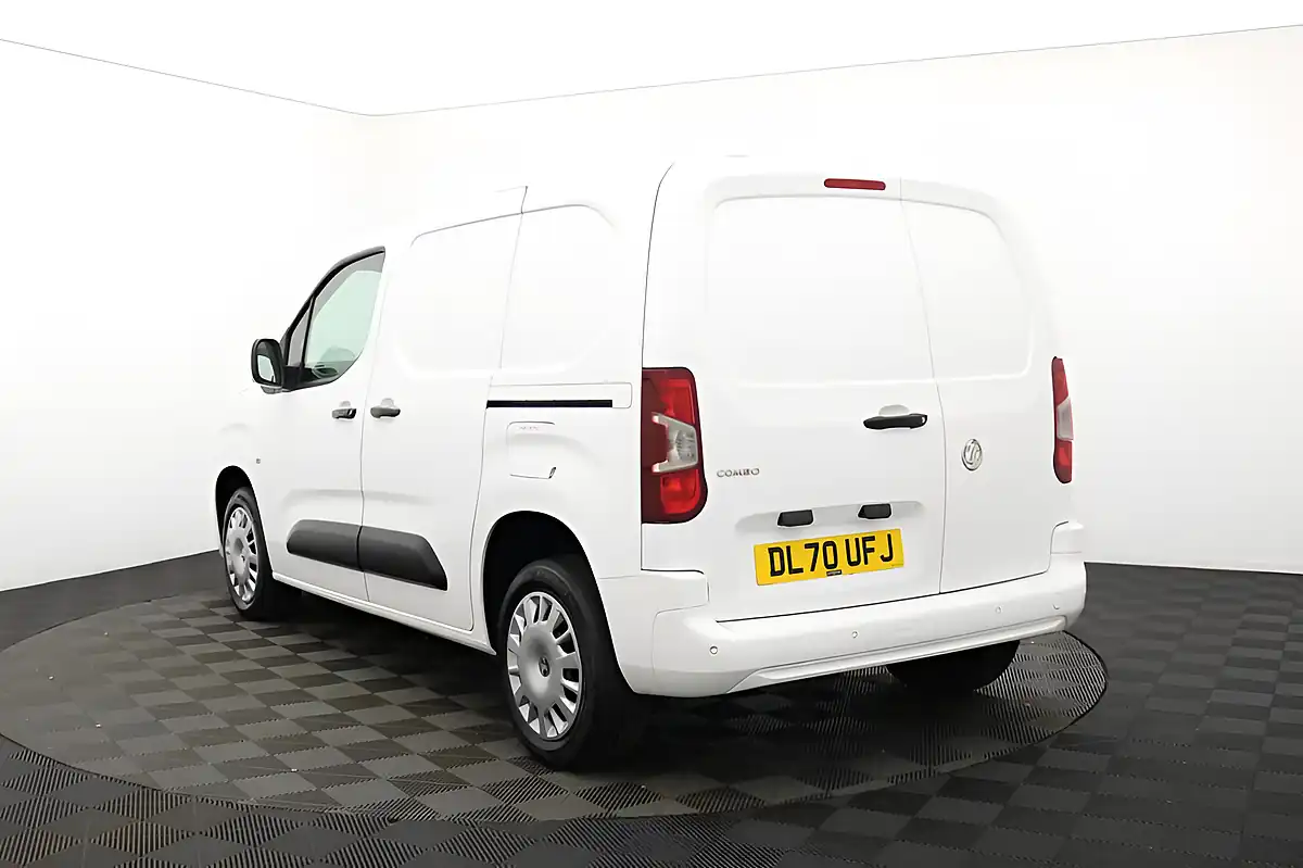 Used 2021 Vauxhall Combo Sportive White - Interior and Exterior details 4
