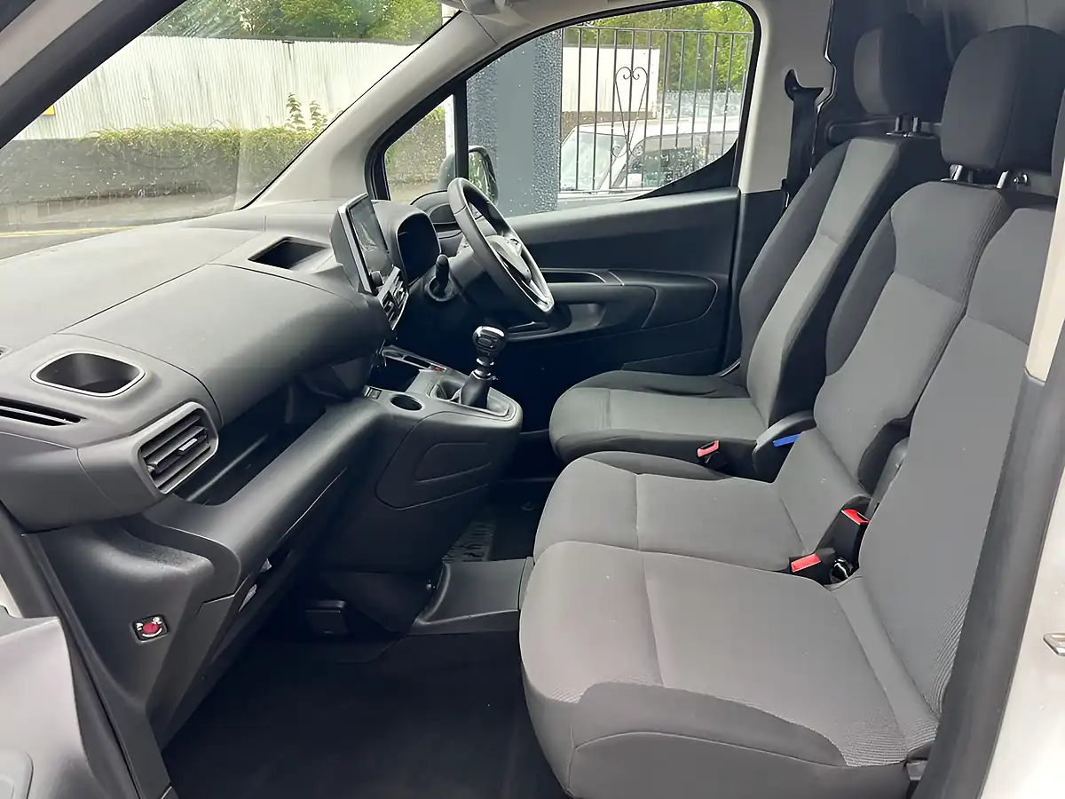 Used 2021 Vauxhall Combo Sportive White - Interior and Exterior details 14