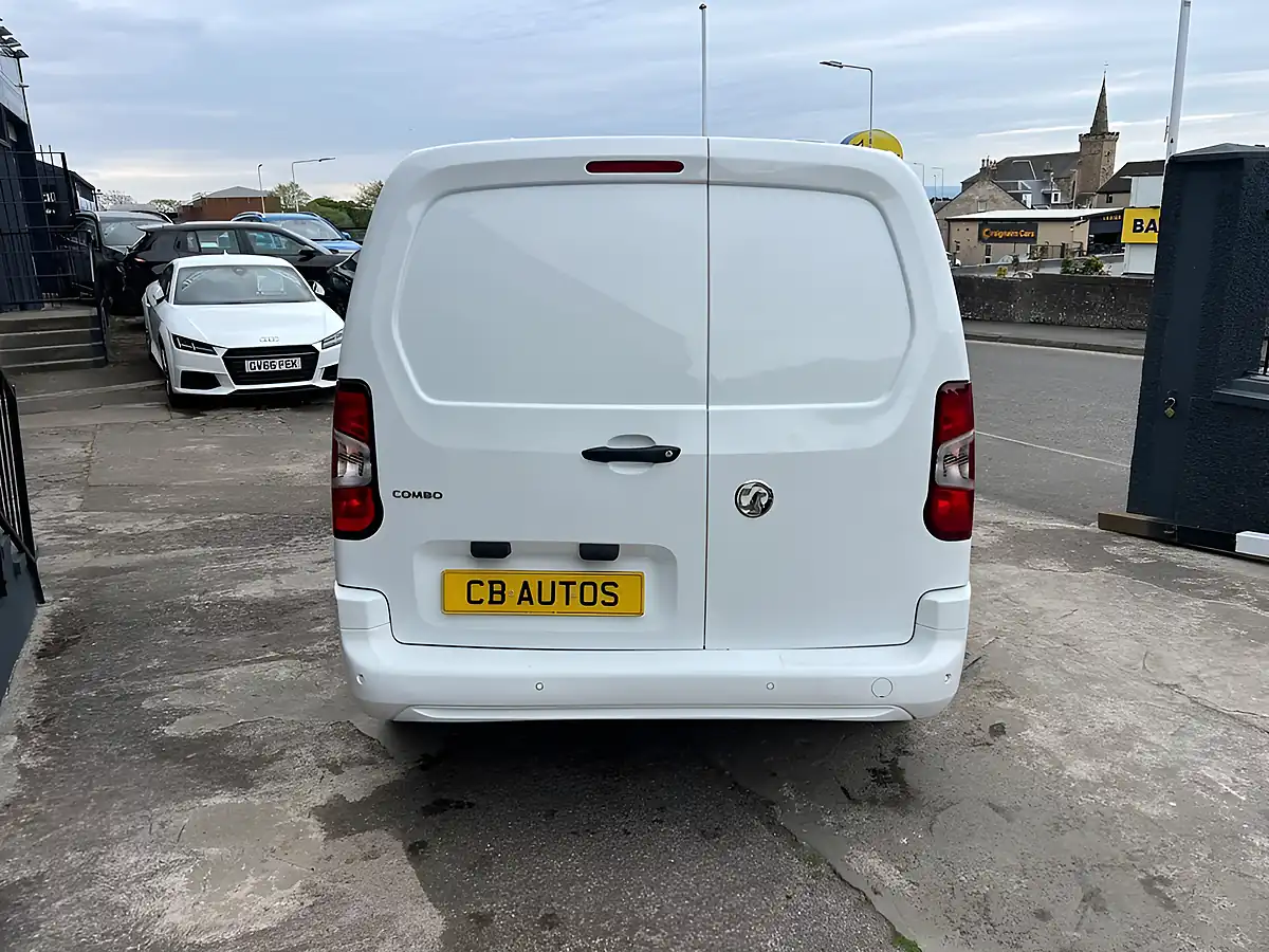Used 2021 Vauxhall Combo Sportive White - Interior and Exterior details 5