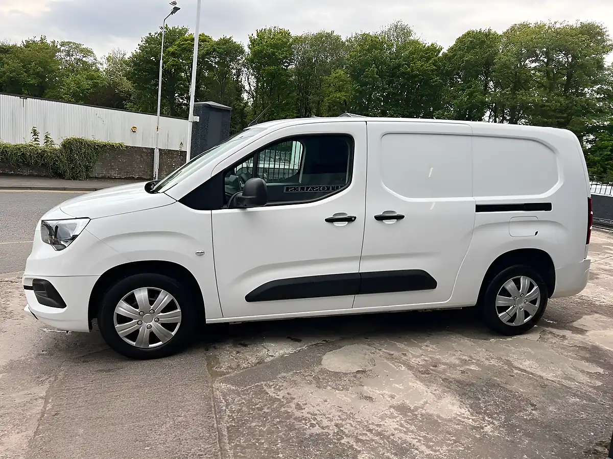 Used 2021 Vauxhall Combo Sportive White - Interior and Exterior details 7