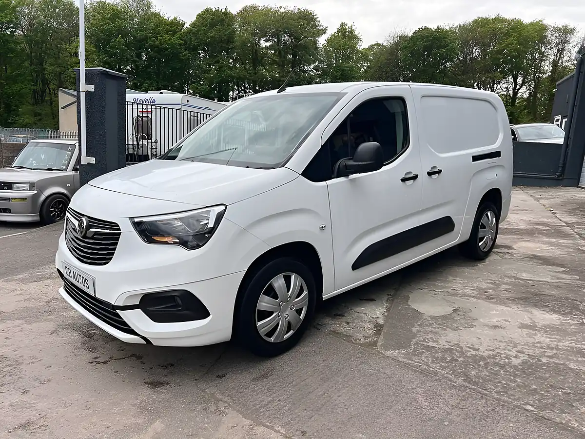 Used 2021 Vauxhall Combo Sportive White - Interior and Exterior details 8