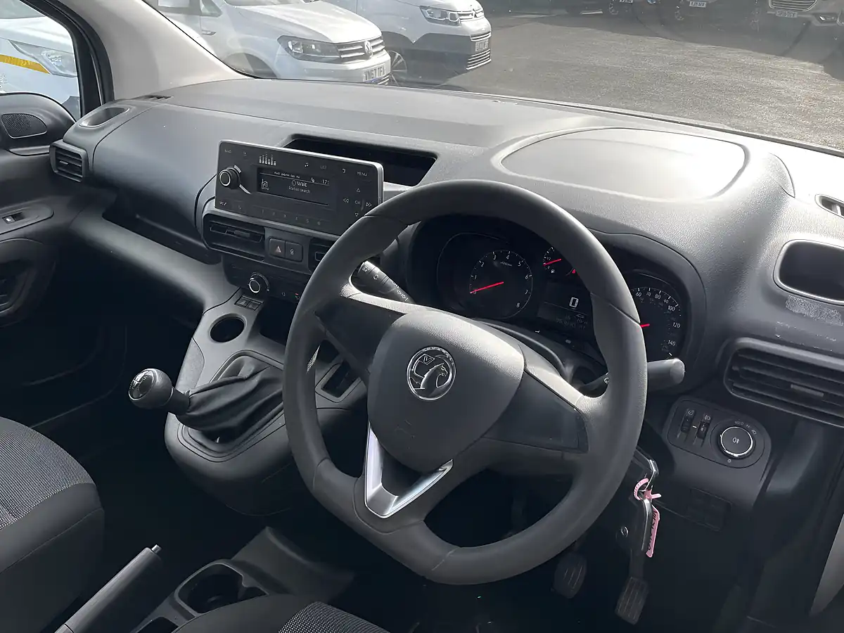 Used 2021 Vauxhall Combo Swb White - Interior and Exterior details 8