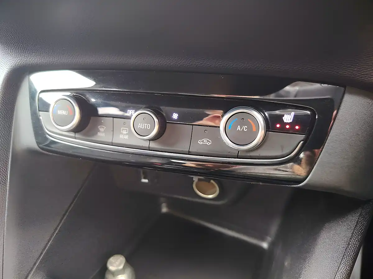 Used 2021 Vauxhall Corsa Electric Elite Nav Premium Red - Interior and Exterior details 18