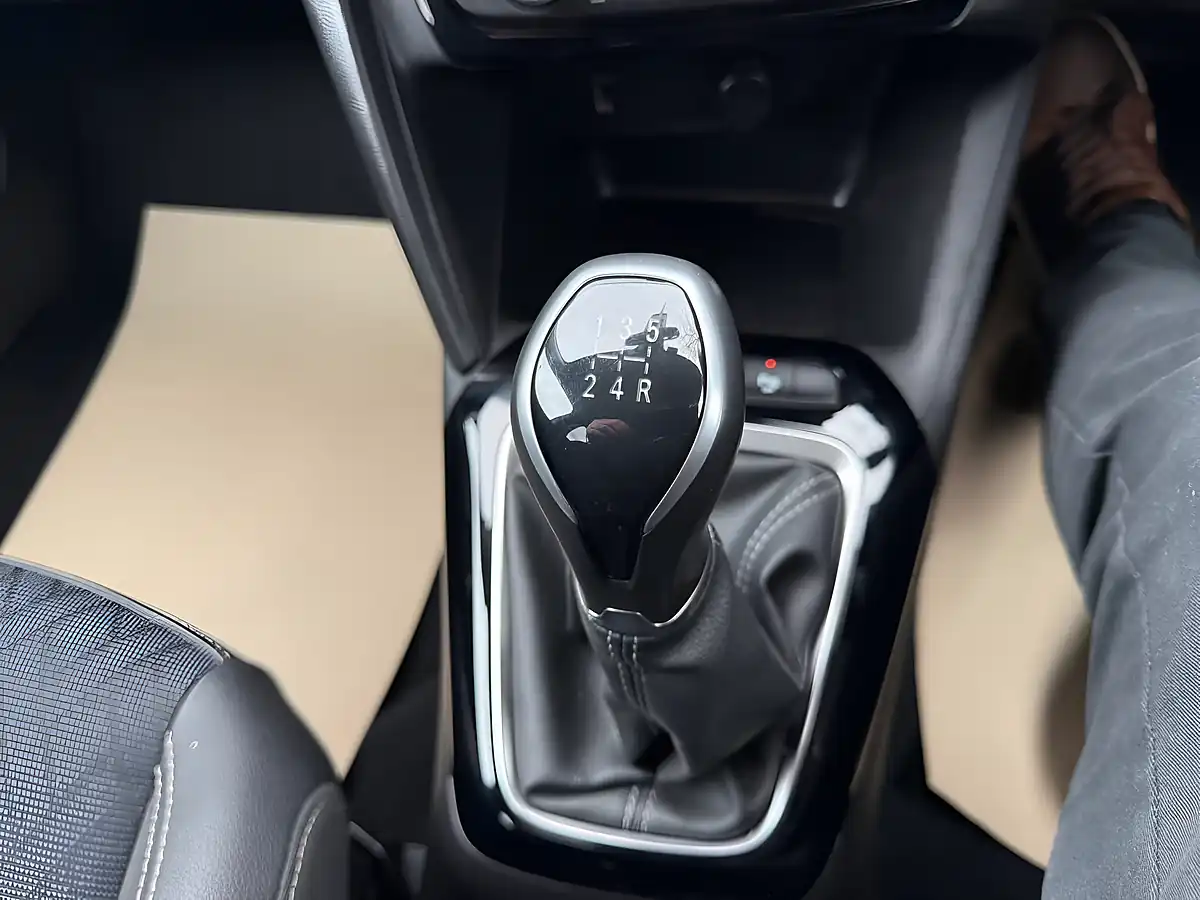 Used 2021 Vauxhall Corsa Elite Edition White - Interior and Exterior details 11