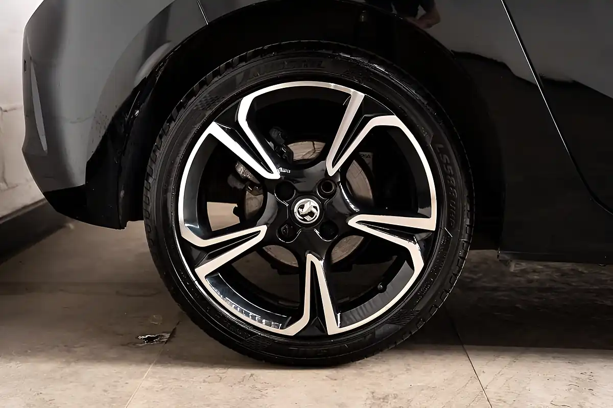 Used 2021 Vauxhall Corsa Elite Nav Premium Diamond Black - Interior and Exterior details 17