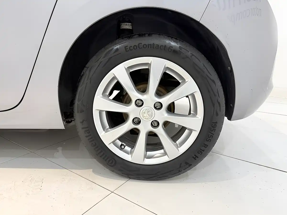 Used 2021 Vauxhall Corsa Se Grey - Interior and Exterior details 11